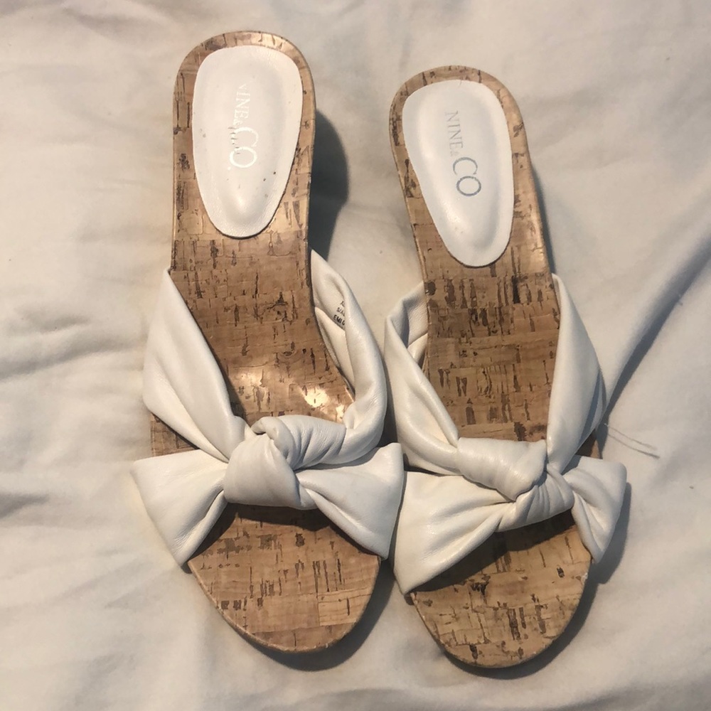 Nine & co white/cork board heeled sandal size 7.5